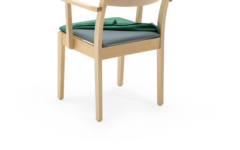 Nell chair w/armrest