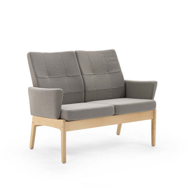 Svan 2-seater w/upholstered armrests