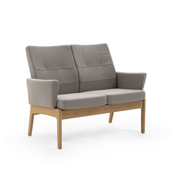 Svan 2-seater w/upholstered armrests