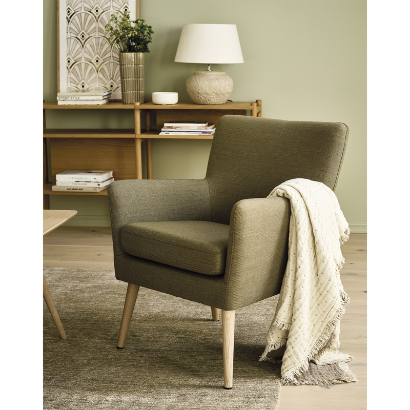 Stol av Tre: En Tidløs Klassiker i Moderne Hjem () Stol av Tre: En Tidløs Klassiker i Moderne Hjem