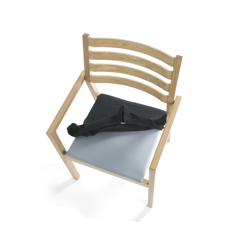 Modus 2 stackable chair w/armrest