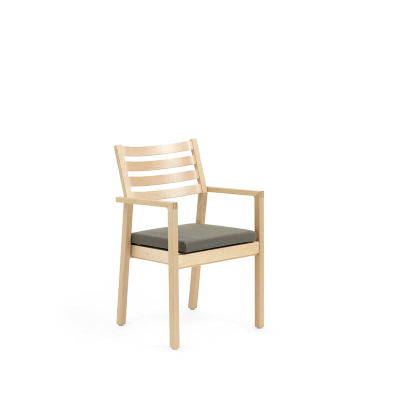 Modus 2 stackable chair w/armrest