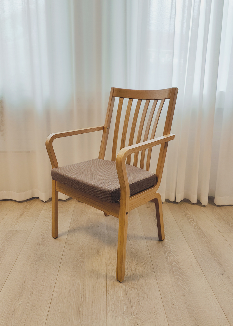 Duun chair w/slats in back, w/armrest