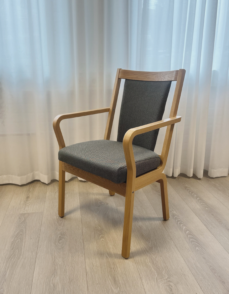 Duun chair w/ upholstered back, w/armrest