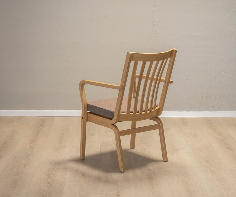 Duun chair w/slats in back, w/armrest
