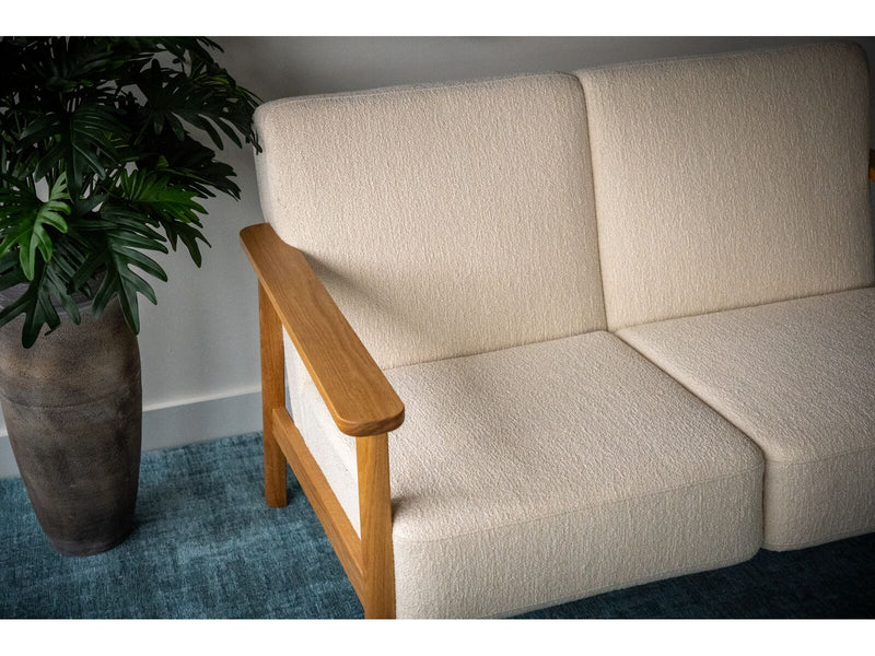 Alba 2-seater w/open armrests