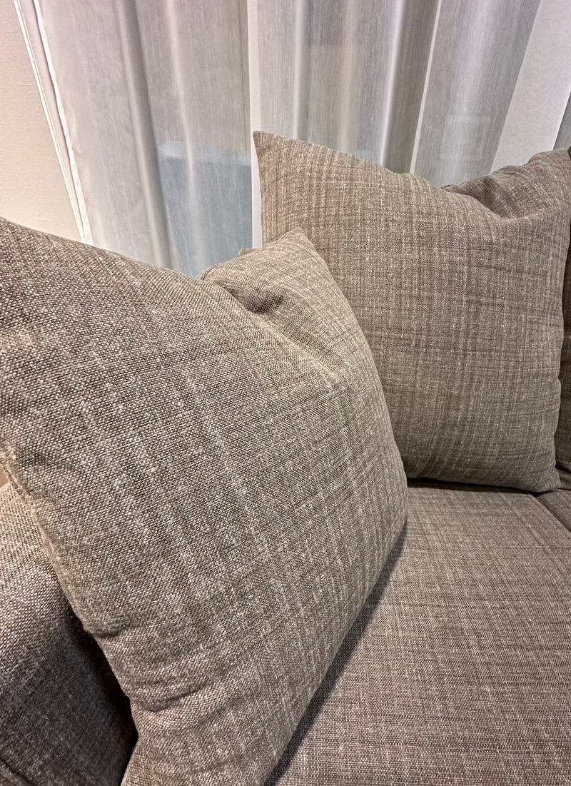 Decorative cushion wo/button, 47x47