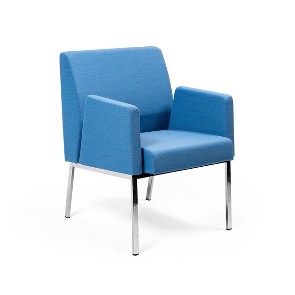 Link 01 chair w/upholstered armrests