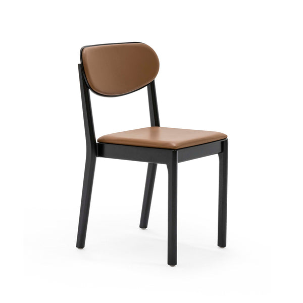 Svea stapelbar stol m/klädd sits och rygg, u/armstöd
